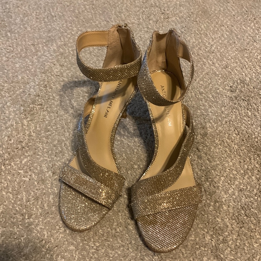 Antonio Melani size 8.5 gold glitter heels